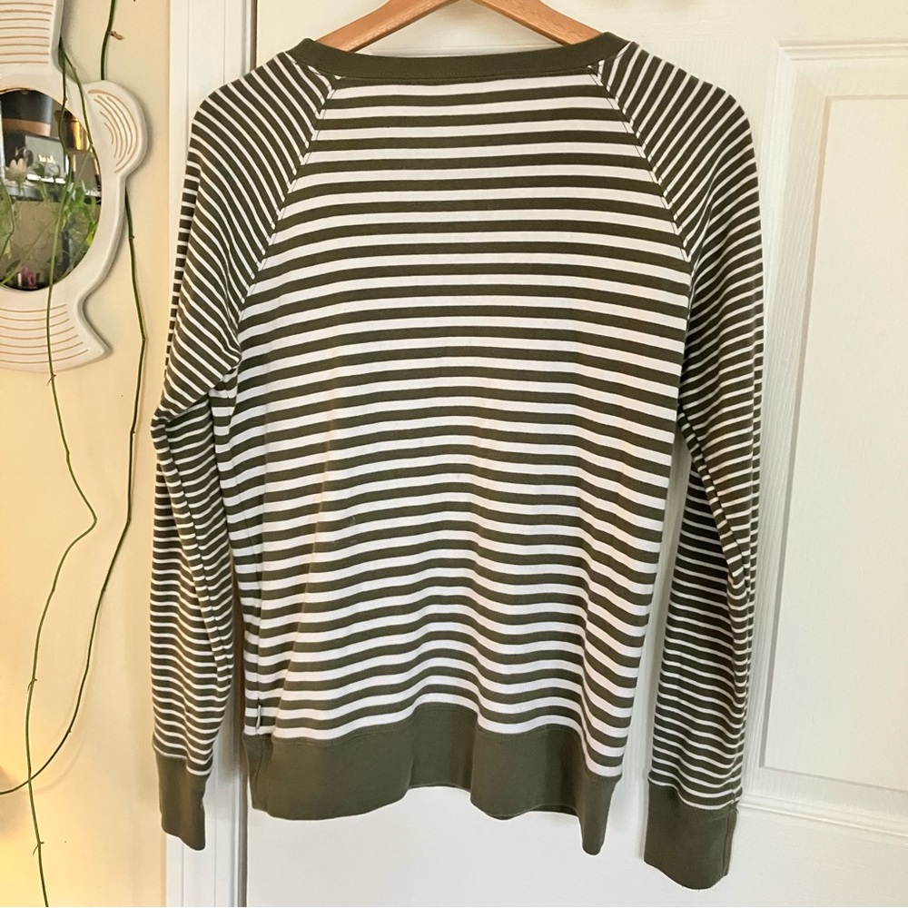 Eddie Bauer Women’s Legendwash Green and White Striped Crewneck Sweater - Picture 4 of 5